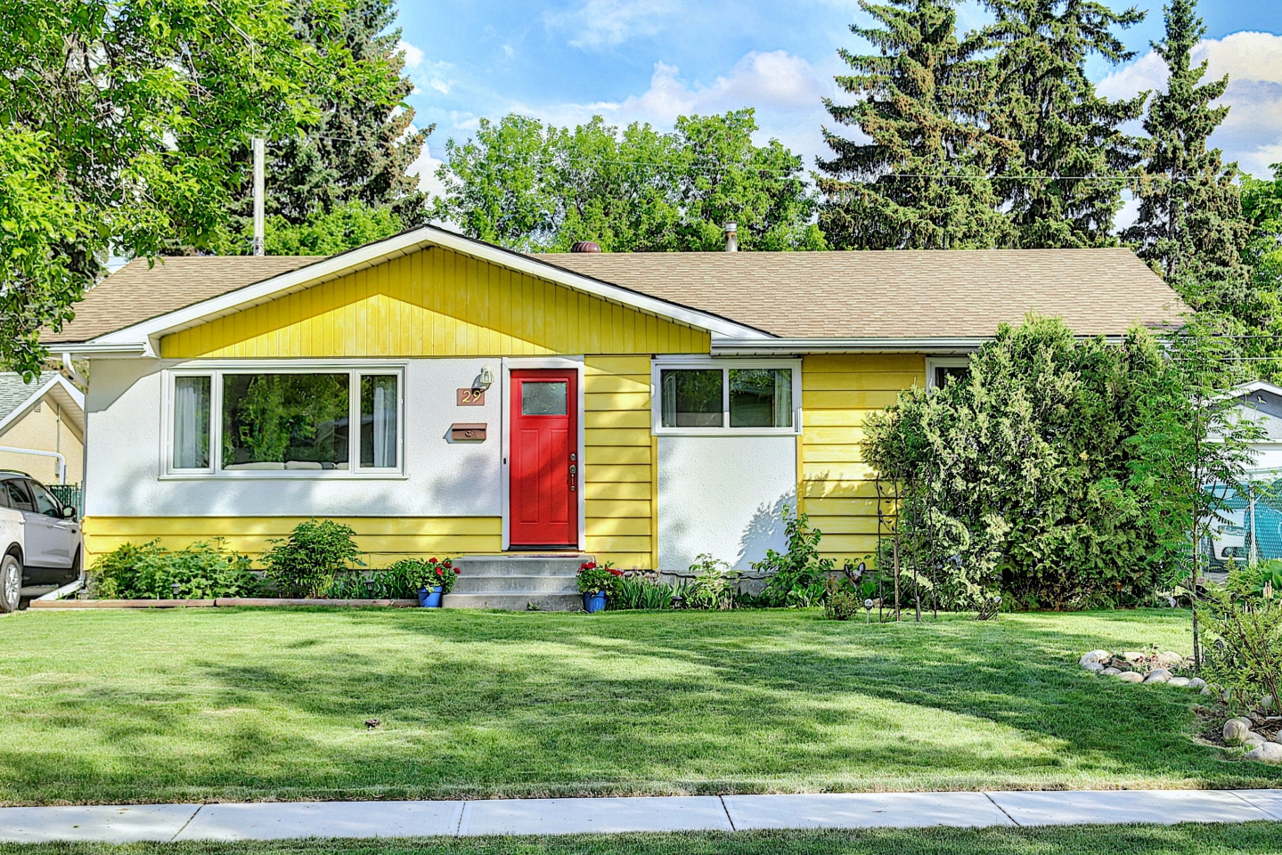 For Sale - 29 Stanley DR in St. Albert